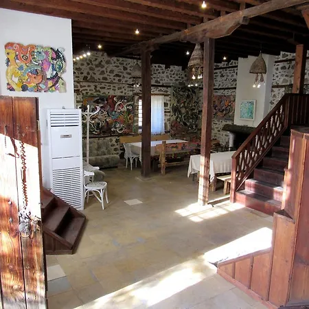 Art Gallery *